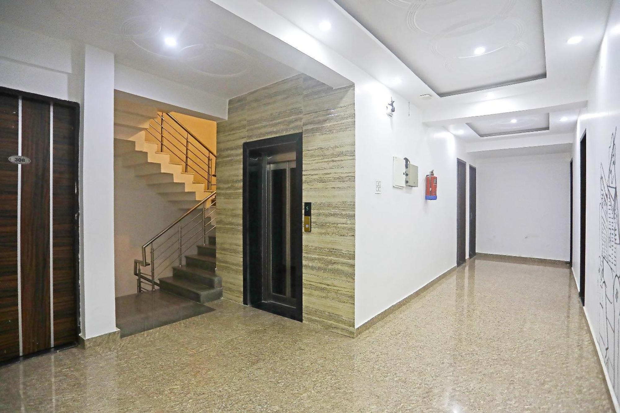Hotel Super Townhouse Cloud Bay, Near Genpact, Sector-69, Gurgaon Exterior foto