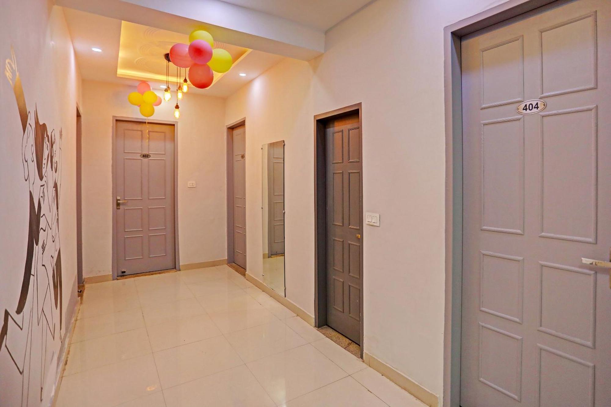 Hotel Super Townhouse Cloud Bay, Near Genpact, Sector-69, Gurgaon Exterior foto