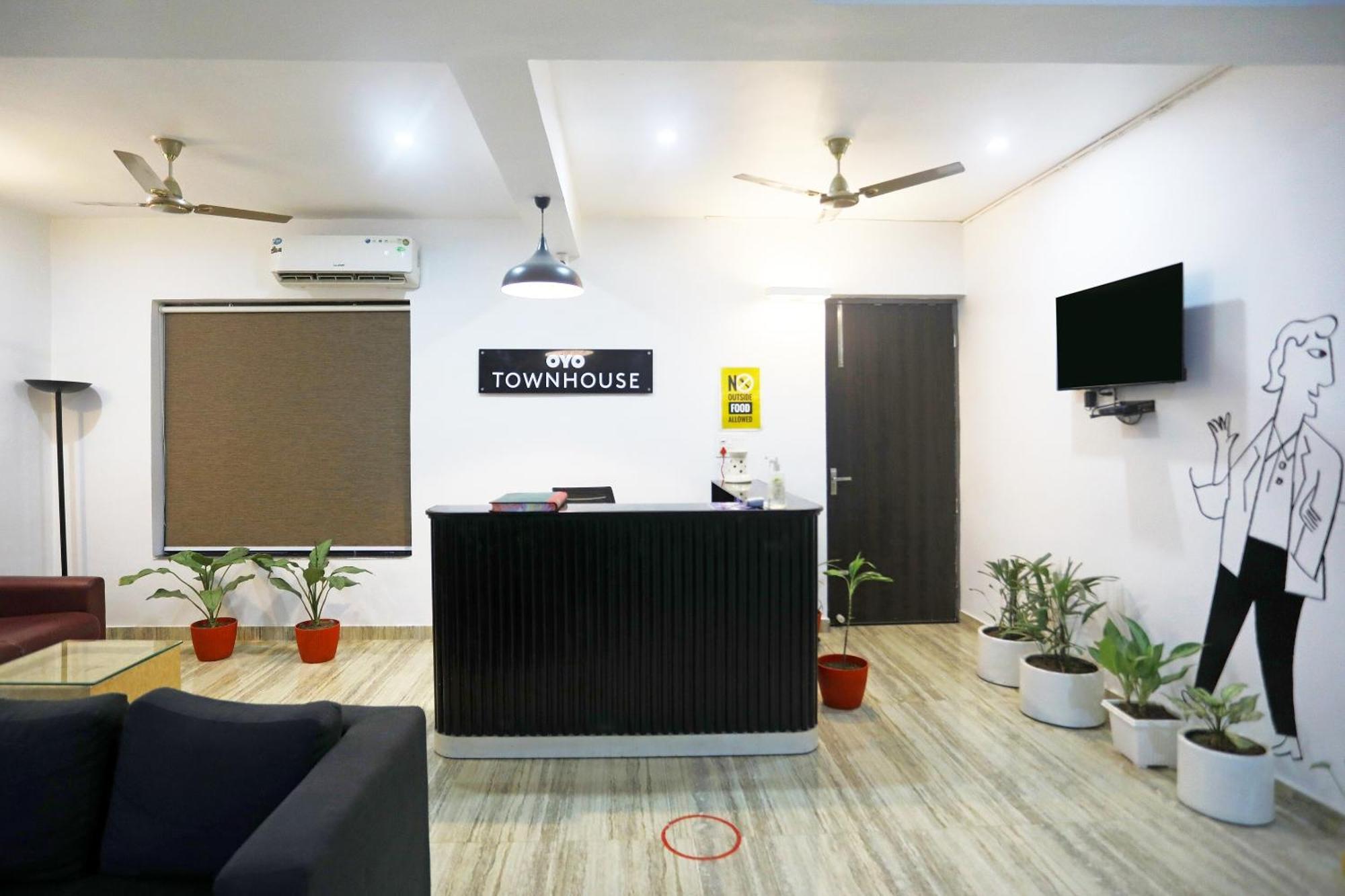 Hotel Super Townhouse Cloud Bay, Near Genpact, Sector-69, Gurgaon Exterior foto